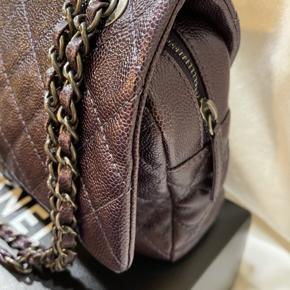 ❌SOLD❌💯Authentic Chanel XL Flap Iridescent Caviar - Picture 3 of 16